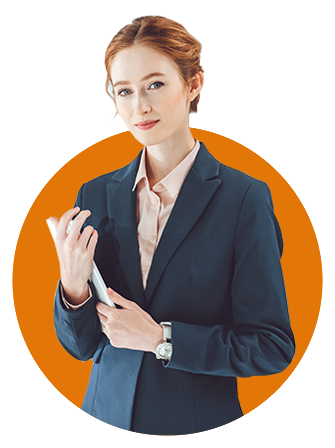 geschaeftsfrau-im-blazer-haelt-tablet-vor-orangem-hintergrundkreis